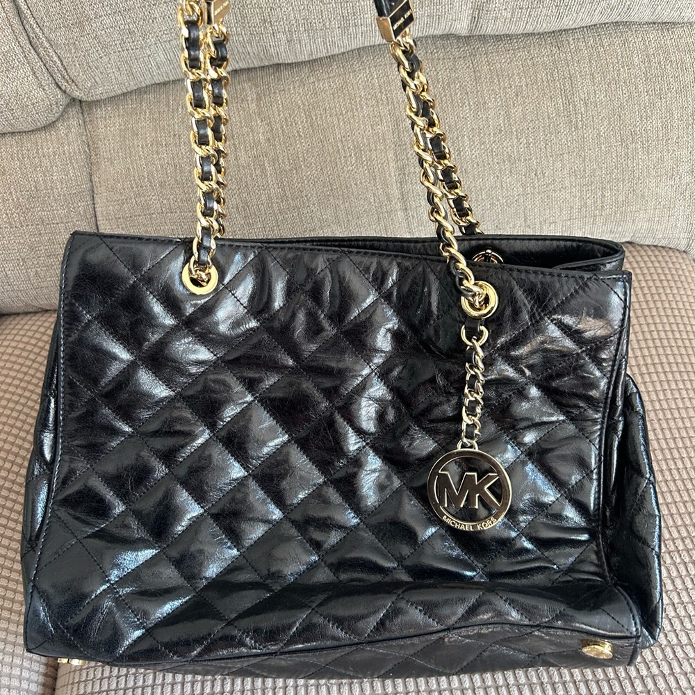 MK bag worn handful of times like new